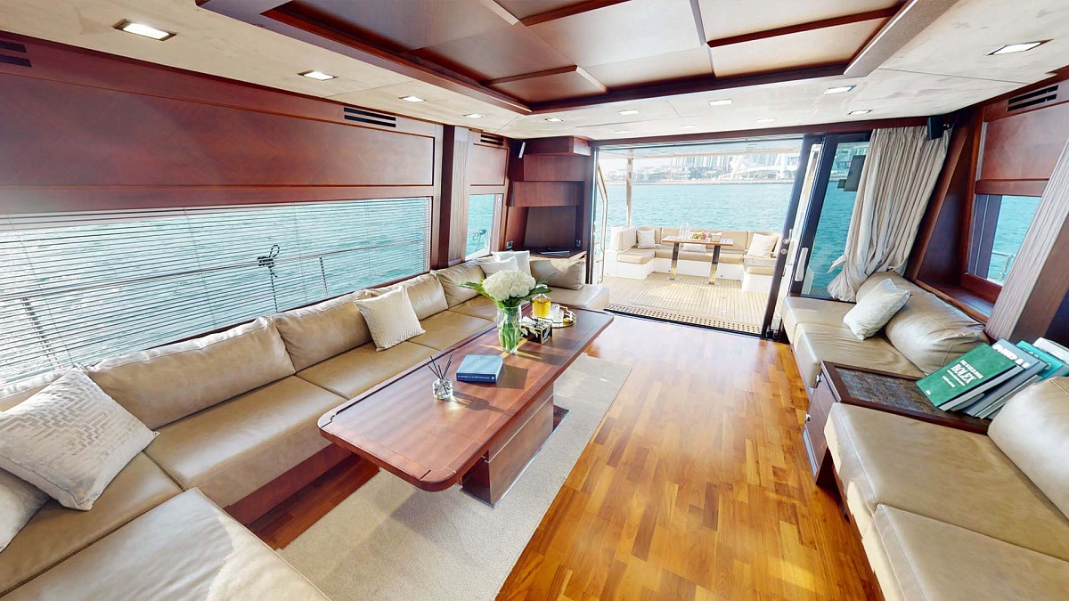 Аренда моторной яхты Galeon 780 Crystal в Дубае - ОАЭ
